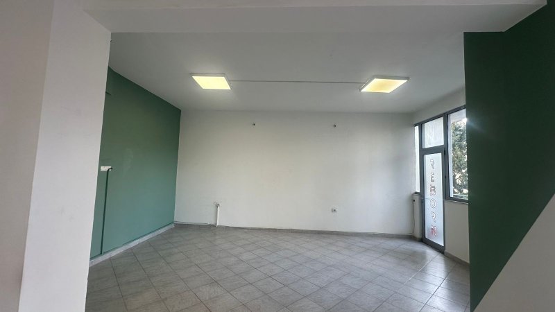 Qera, Ambient Biznesi, Brryli, Tiranë - 400€ | 80.5 m²