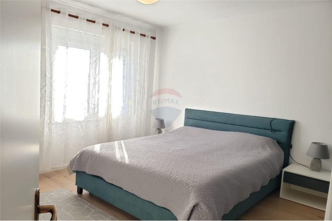 Jepet apartament 2+1+2 me qera te Rruga e Durresit, 800€