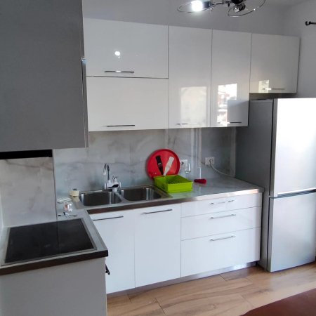 Apartament per qera 2+1 rruga Sami Farsheri prane Nobis Wellnes Center !!!