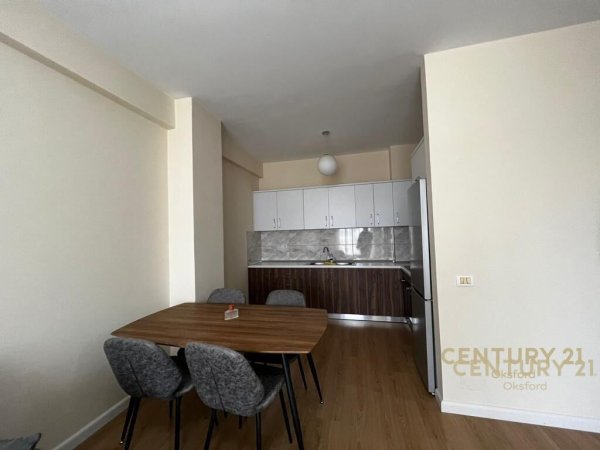 Apartament 2+1 për Qira në Yzberish, Tiranë - 380€ | 95m²