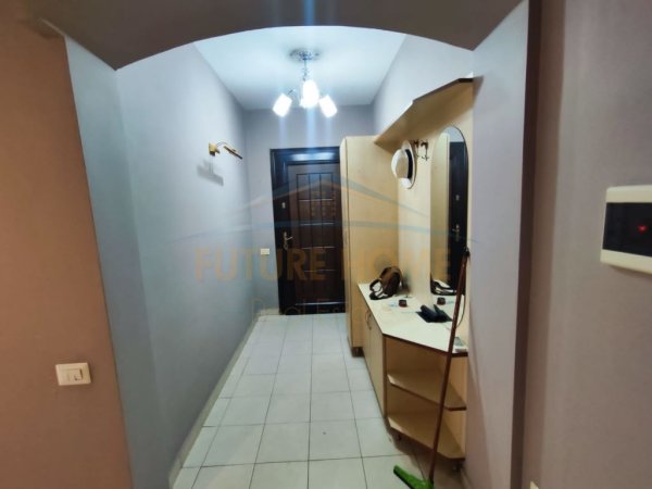 Shitet Apartament 2+1, Rruga e Barrikadave,Tiranë.