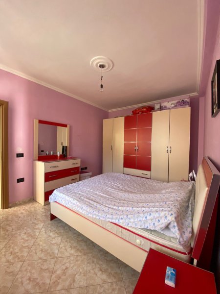 Apartament 2+1 me Qera ne Fresk, prane Thesarit