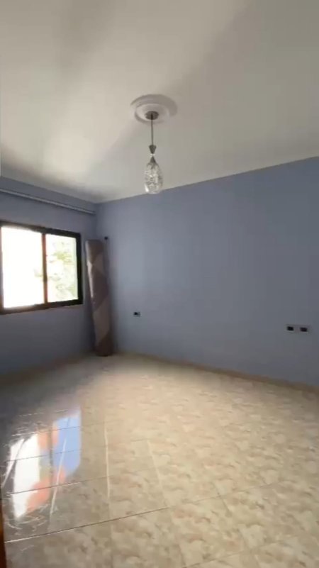 Apartament 2+1 me Qera ne Fresk, prane Thesarit