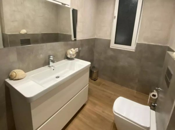 Apartament 3+2+2 garderoba me pamje nga Kopshti Botanik