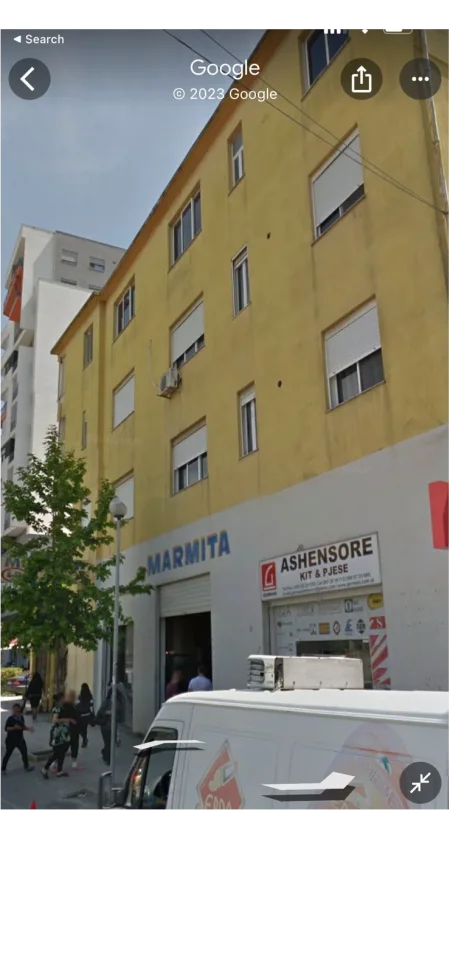 Shitet Godine 4 katëshe + Kapanon pranë Stadiumit Durrës