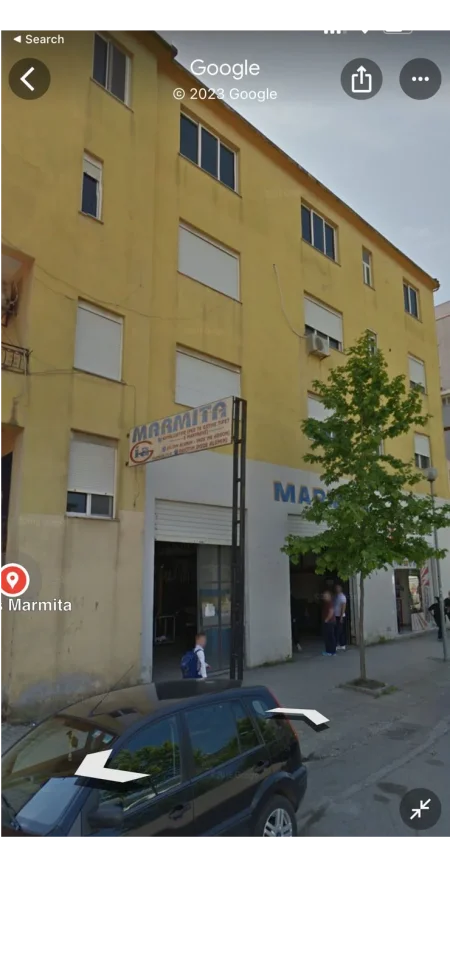 Shitet Godine 4 katëshe + Kapanon pranë Stadiumit Durrës