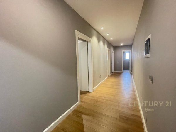 JAPIM ME QERA APARTAMENT PER ZYRA TE SHKOLLA E BALETIT!