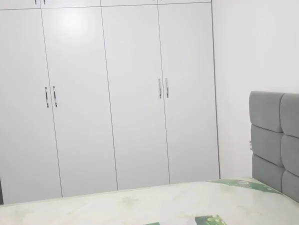 Jepet me Qera Apartament 1+1+BLK te Komuna e Parisit