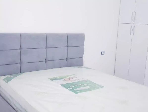 Jepet me Qera Apartament 1+1+BLK te Komuna e Parisit