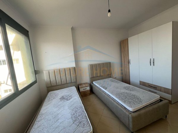 Qera, Apartament 2+1+2, Komuna e Parisit, Tiranë. 700 euro