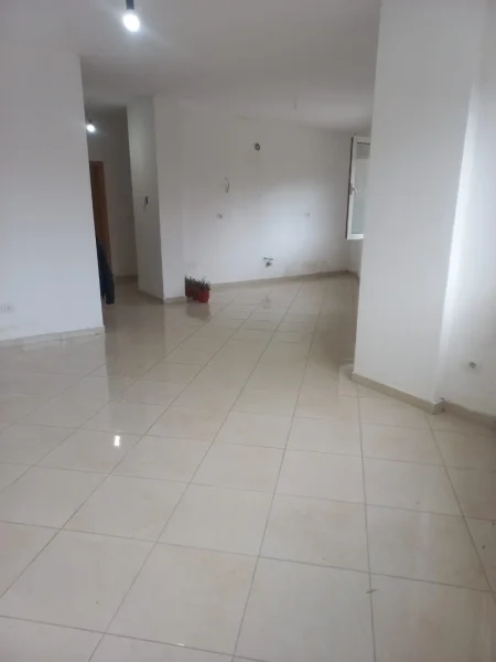 Apartament me Qera 2+1