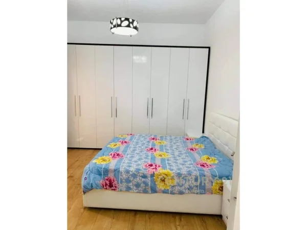 Jepet me Qira apartament 1+1 tek Kompleksi Delijorgji!