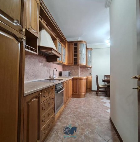 Jepet Me Qera Apartament 3+1 Prane Bulevardit Zogu I Pare[ID P038]