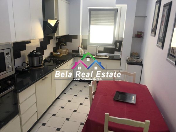 Jepet Me Qera Apartament 2+1 Afer Rruges Se Kavajes (ID B22089) Tirane