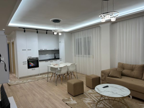 Apartament 1+1 me qera , Rruga Hamndi sina , 500 euro , i sapo mobiluar