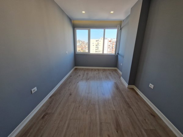 JEPET ME QERA APARTAMENT 2+1 400 EURO YZBERISHT