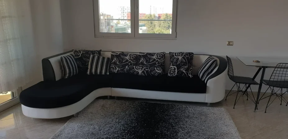 Apartament  me qera 1+1 (Kongresi i Manastirit ) 400 euro