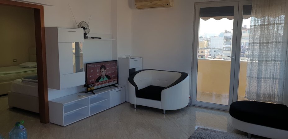 Apartament  me qera 1+1 (Kongresi i Manastirit ) 400 euro