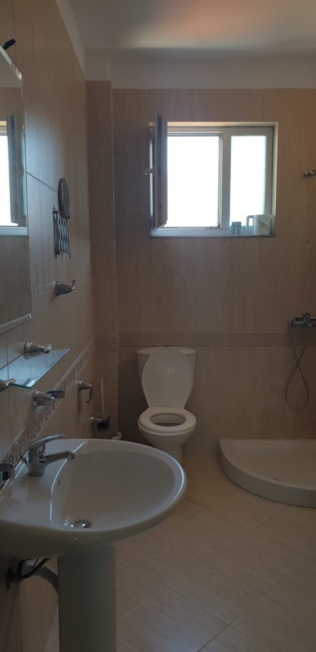 Apartament  me qera 1+1 (Kongresi i Manastirit ) 400 euro