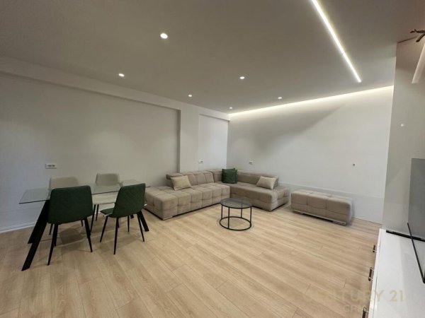 Apartament 1+1 per qira tek Medreseja