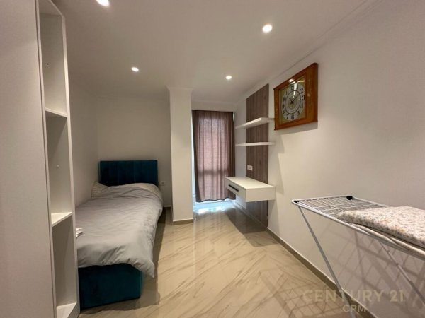 Apartament 2+1 per qira tek Medreseja