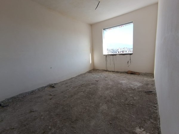 Apartament 2+1+2 Per Shitje, Liqeni I Thate