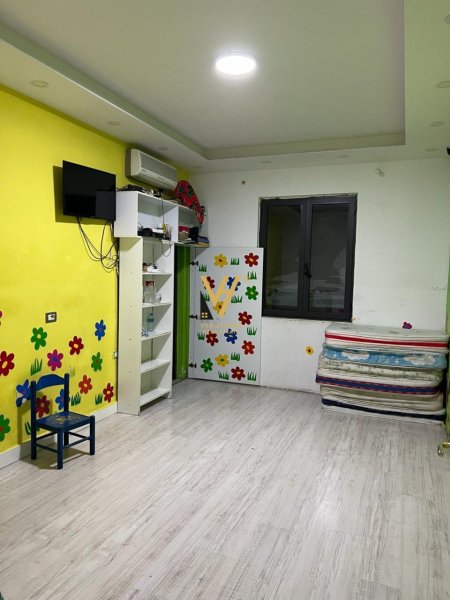 JEPET AMBIENT BIZNESI 120 M2 ME QERA NE DON BOSKO 1.000 EURO