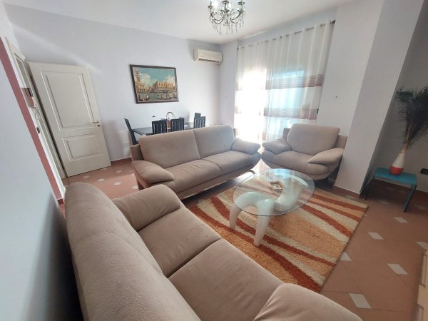 Durres, jepet me qera apartament 2+1+A+BLK Kati 9, 110 m² 370 Euro (Prane Shkolles Kushtrimi i Lirise, Durres)