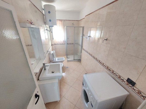 Durres, jepet me qera apartament 2+1+A+BLK Kati 9, 110 m² 370 Euro (Prane Shkolles Kushtrimi i Lirise, Durres)