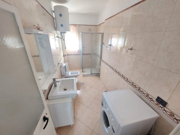 Durres, jepet me qera apartament 2+1+A+BLK Kati 9, 110 m² 350 Euro (Prane Shkolles Kushtrimi i Lirise, Durres)