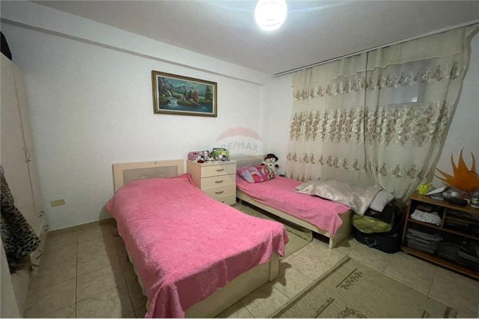 Shitet apartament 2+1 te Rruga e Dibres, 110,000 €