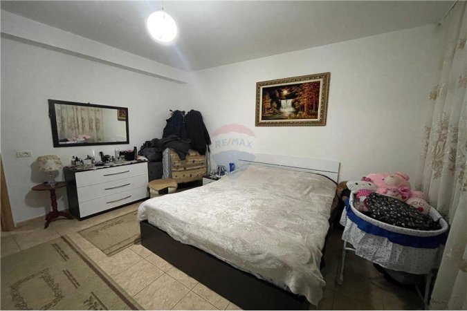 Shitet apartament 2+1 te Rruga e Dibres, 110,000 €