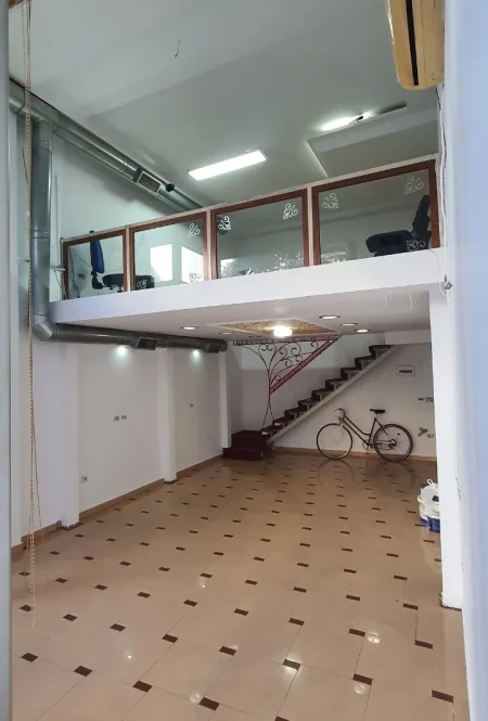 Tirane, jepet me qera ambjent biznesi Kati 0, 60 m² 420 Euro (Rruga Muzaket, Don Bosko)
