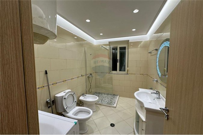 Apartament 1+1 per qira te Liqeni i Thate