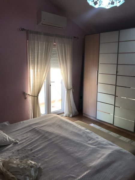 JEPET ME QERA APARTAMENT  2+1 700 EURO TE 21 DHJETORI