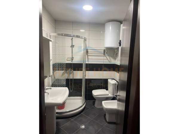 jepet me qera apartament 2+1 te liqeni i thate