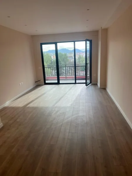 Apartament me qera 2+1 (Rruga e Dibres ) 500 euro