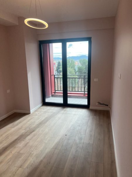 Apartament me qera 2+1 (Rruga e Dibres ) 500 euro