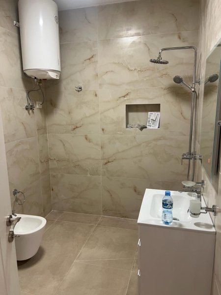 Apartament me qera 2+1 (Rruga e Dibres ) 500 euro