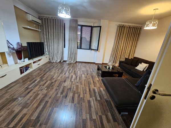 SHITET APARTAMENT 2+1 + POST PARKIMI PRANË STADIUMIT DINAMO.