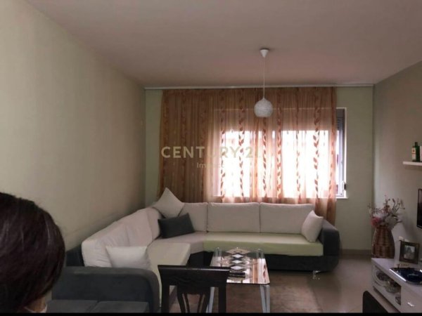 Apartament 2+1 Për Shitje prane pallateve Cabej,kompleksi Daks!