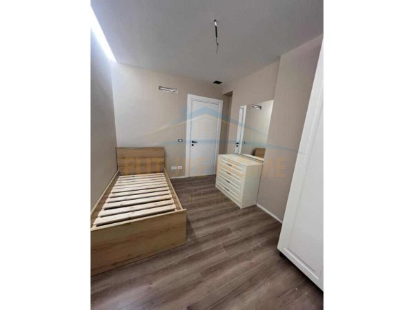 Shitet, Apartament 3+1+2, Kopshti Botanik. UNA37721