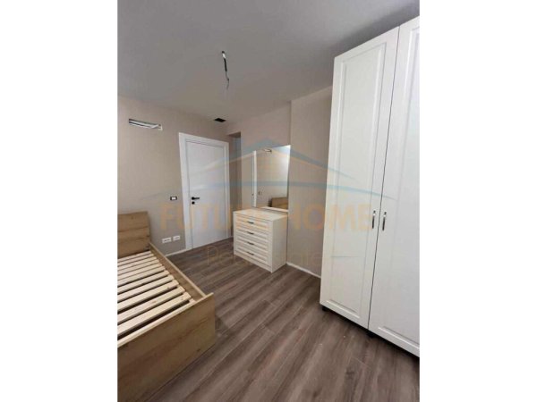 Shitet, Apartament 3+1+2, Kopshti Botanik. UNA37721