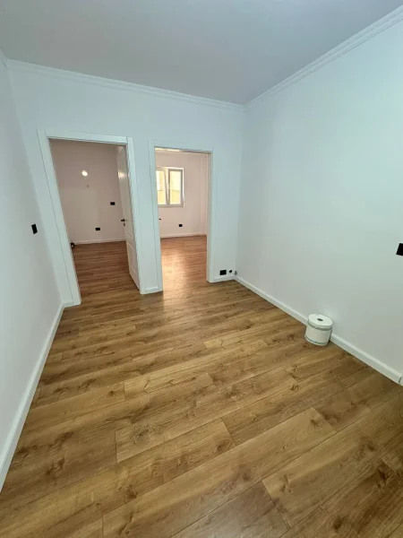 Shitet Apartament 2+1+BLK tek Ish Parku autobuzave