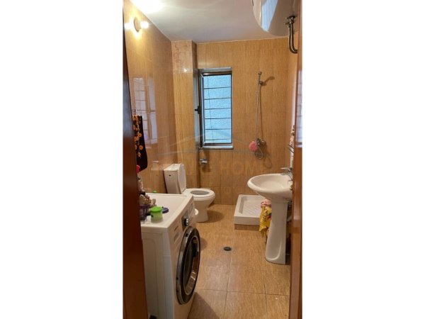 Shitet, Apartament 3+1, Ali Dem, Tiranë.