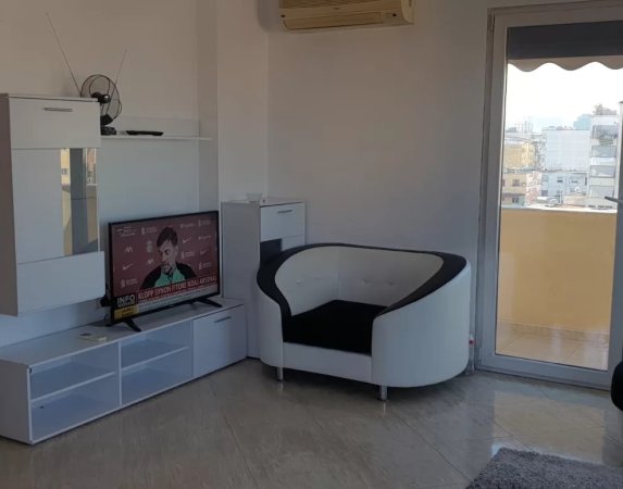 Apartamenti 1+1+2BLK me Qera tek rr. Kongresi i Manastirit