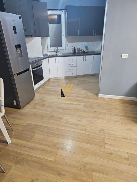 SHITET APARTAMENT 3+1 + BALLKON TE KOPSHTI ZOOLOGJIK 252.000 EURO