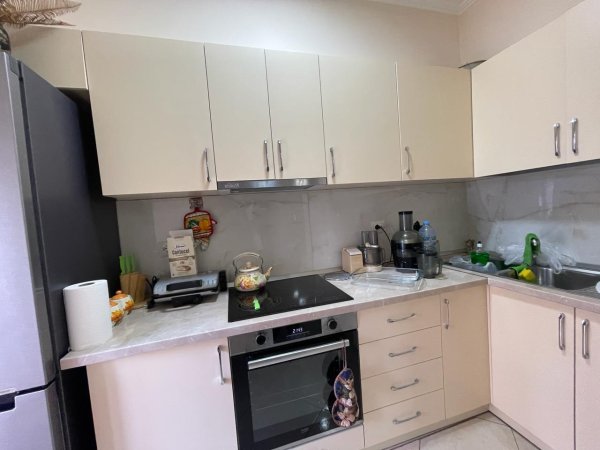 SHITET APARTAMENT 2+1 PRANE STACIONIT TE TRENIT,DURRES