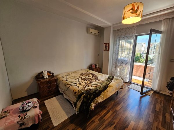 SHITET APARTAMENT 2+1+2 PRANE SHKOLLES SE BALETIT