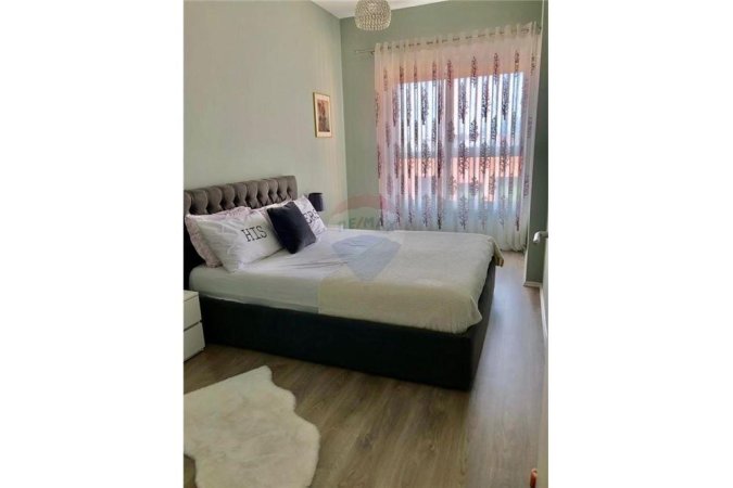 Shitet apartament 2+1 ne Kompleksin Mangalem